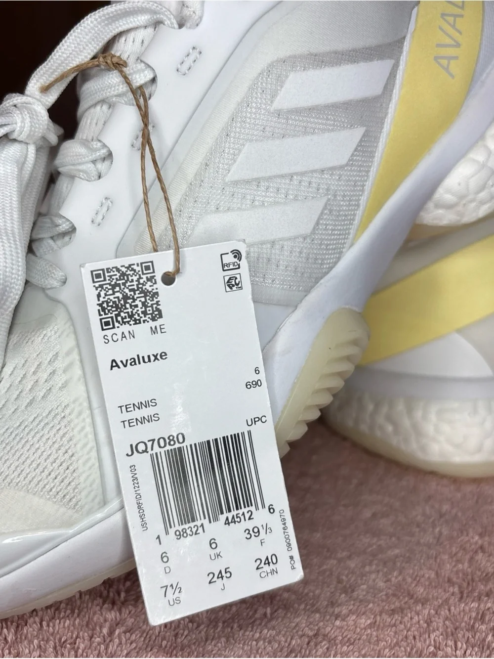 adidas Avaluxe Women Size 7.5 Tennis White Sneakers Athletic Shoes JQ7080